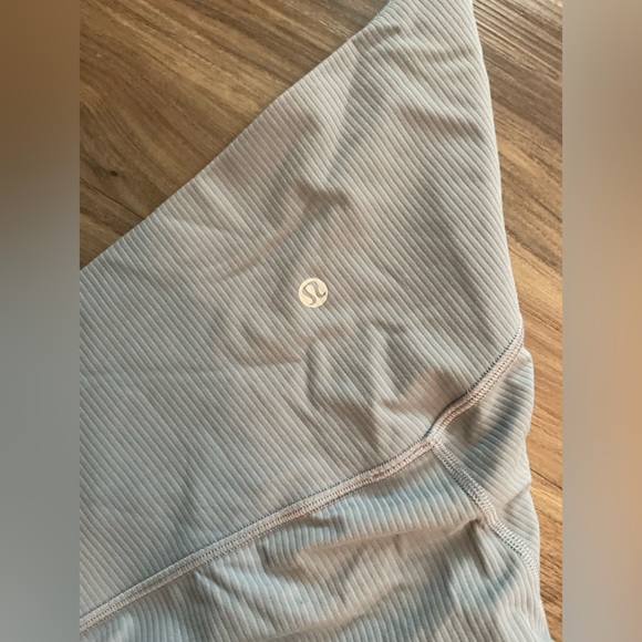 Lululemon Align Ribbed High-Rise Pant 28"
Rhino Grey size 12 - Picture 7 of 10